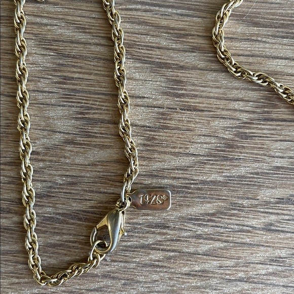 VINTAGE 1928 BRAND GOLD FILIGREE OVAL LOCKET NECKLACE Floral Photo Locket - Picture 6 of 12